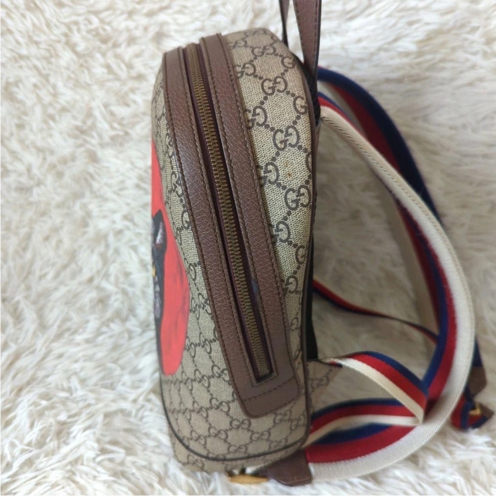 Gucci Beige Cat Print Backpack with Red Accent - Picture 2 of 16
